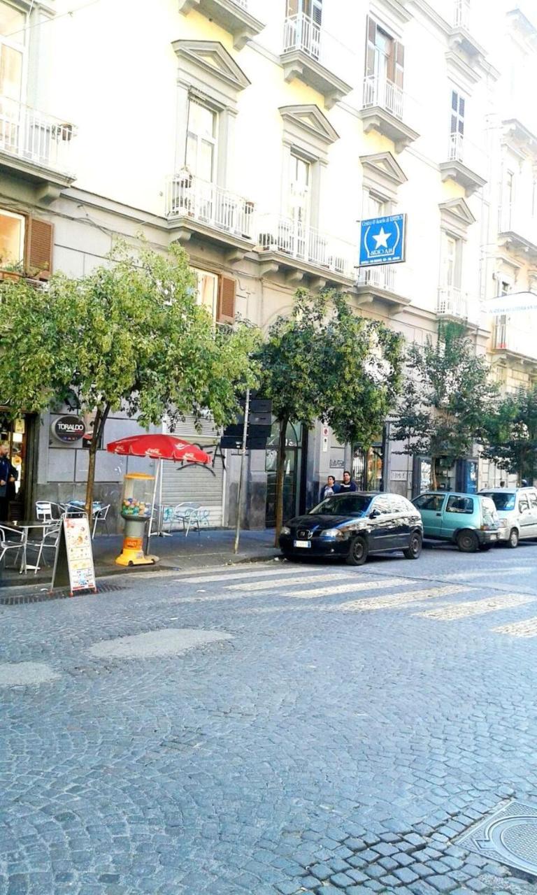 Case Vacanze " Il Duomo" Napoli Kültér fotó